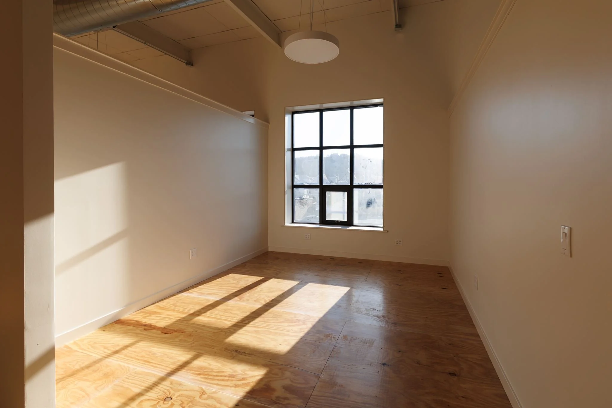 PinDeck Studios in Ambridge, PA offers studio styles to suit artists of all mediums. Inquire today about studio availability, pricing and the application process.
