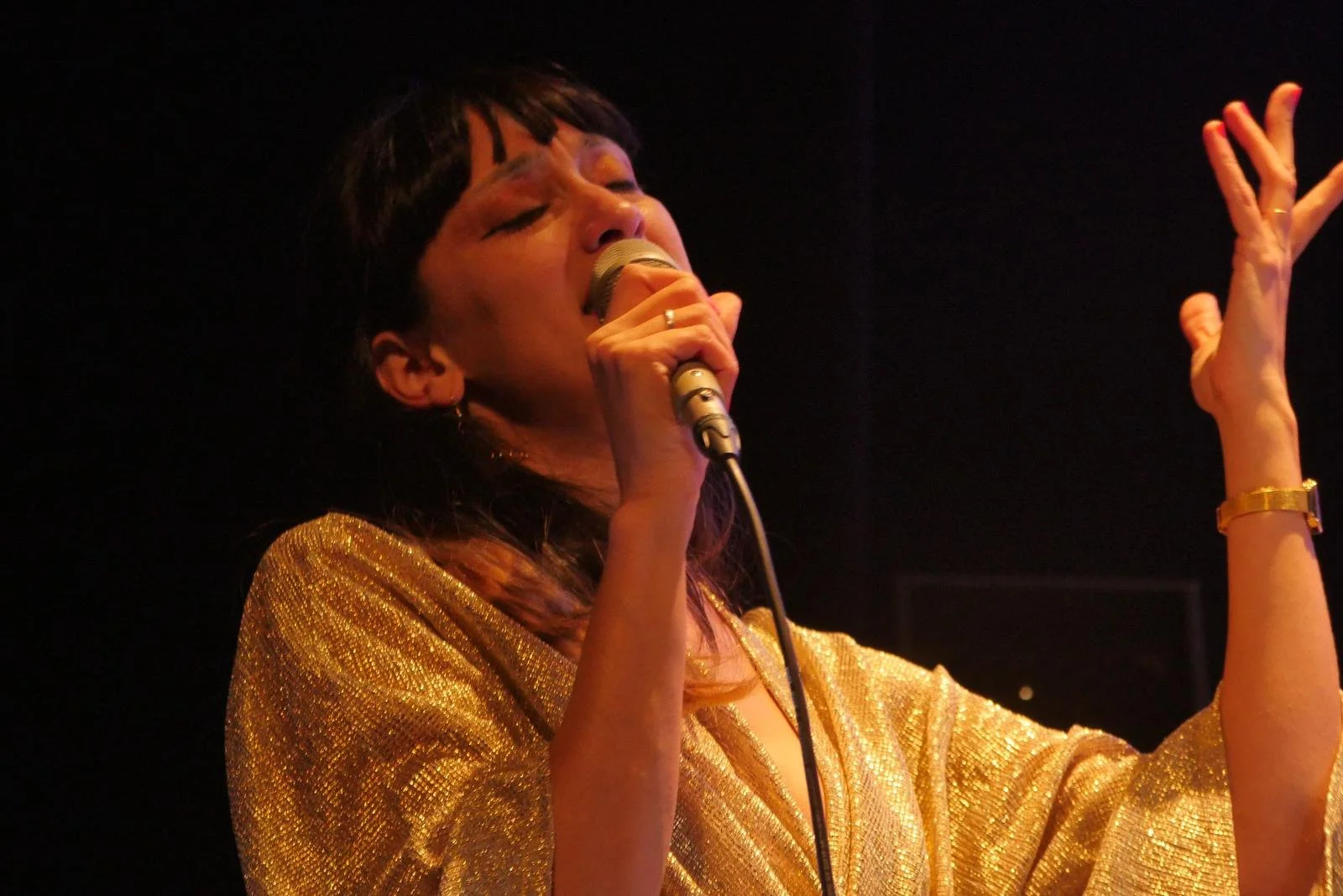 Chanteuse du groupe Blue Jitters, pour le Splanky Show.