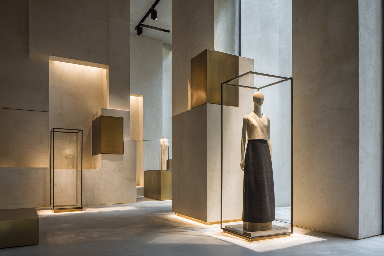 u1818796887_Contemporary_avant-garde_fashion_flagship_interio_582fbb69-8c4b-4da5-af0c-4475cc2ad61a_0.png