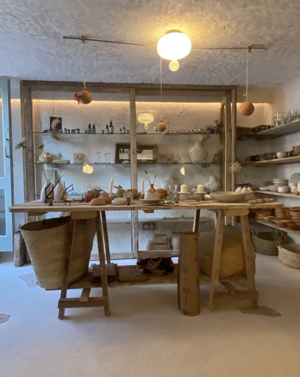 The boutique and rustic cafe interiors at De Moniö, Deià, Mallorca