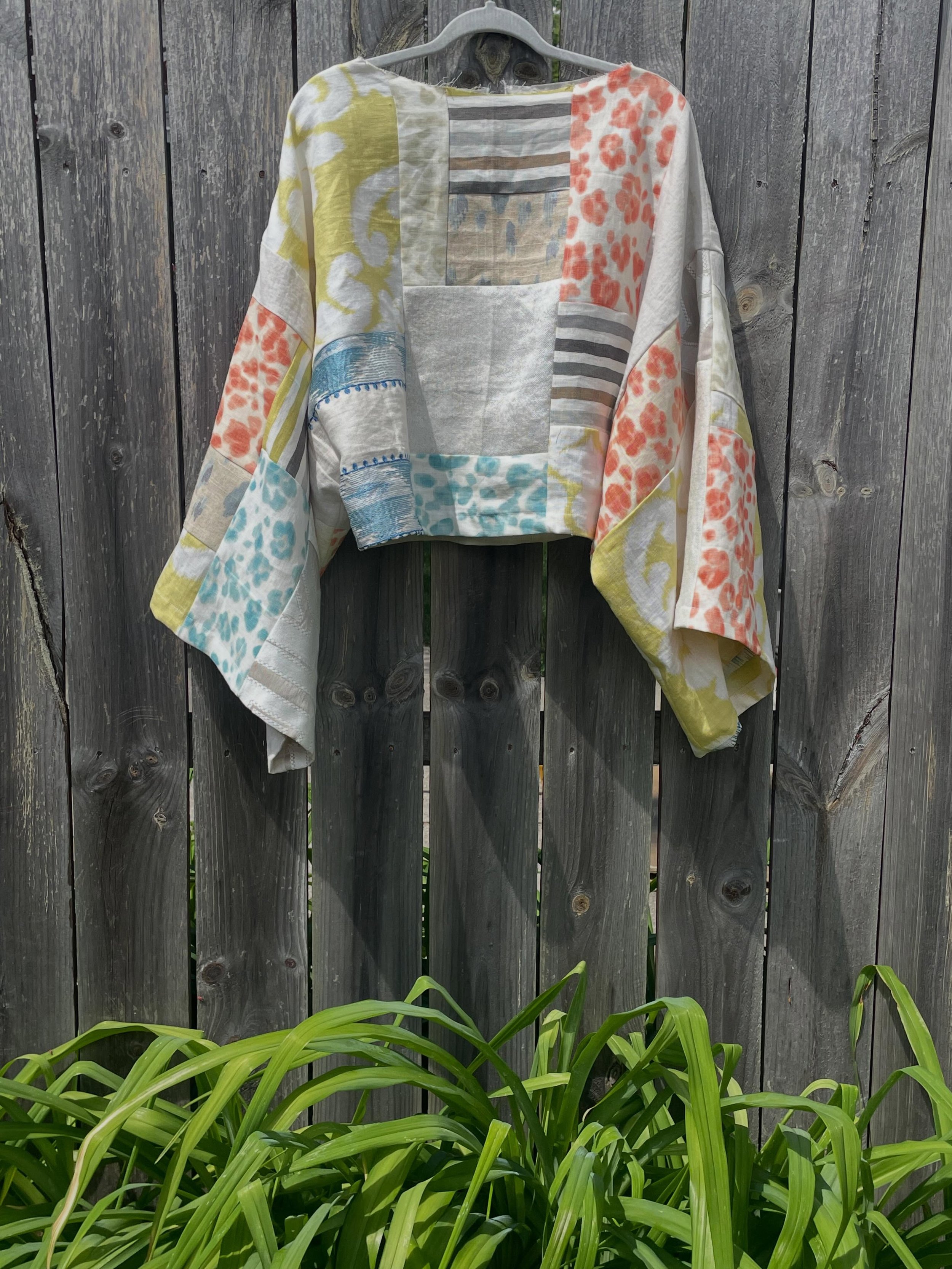 Reclaimed cotton + linen interiors swatches
Summer Patchwork in progress. * #ReclaimedTextiles
* #PatchworkFashion
* #SlowFashionMovement
* #TextileArt
* #MadeWithPurpose