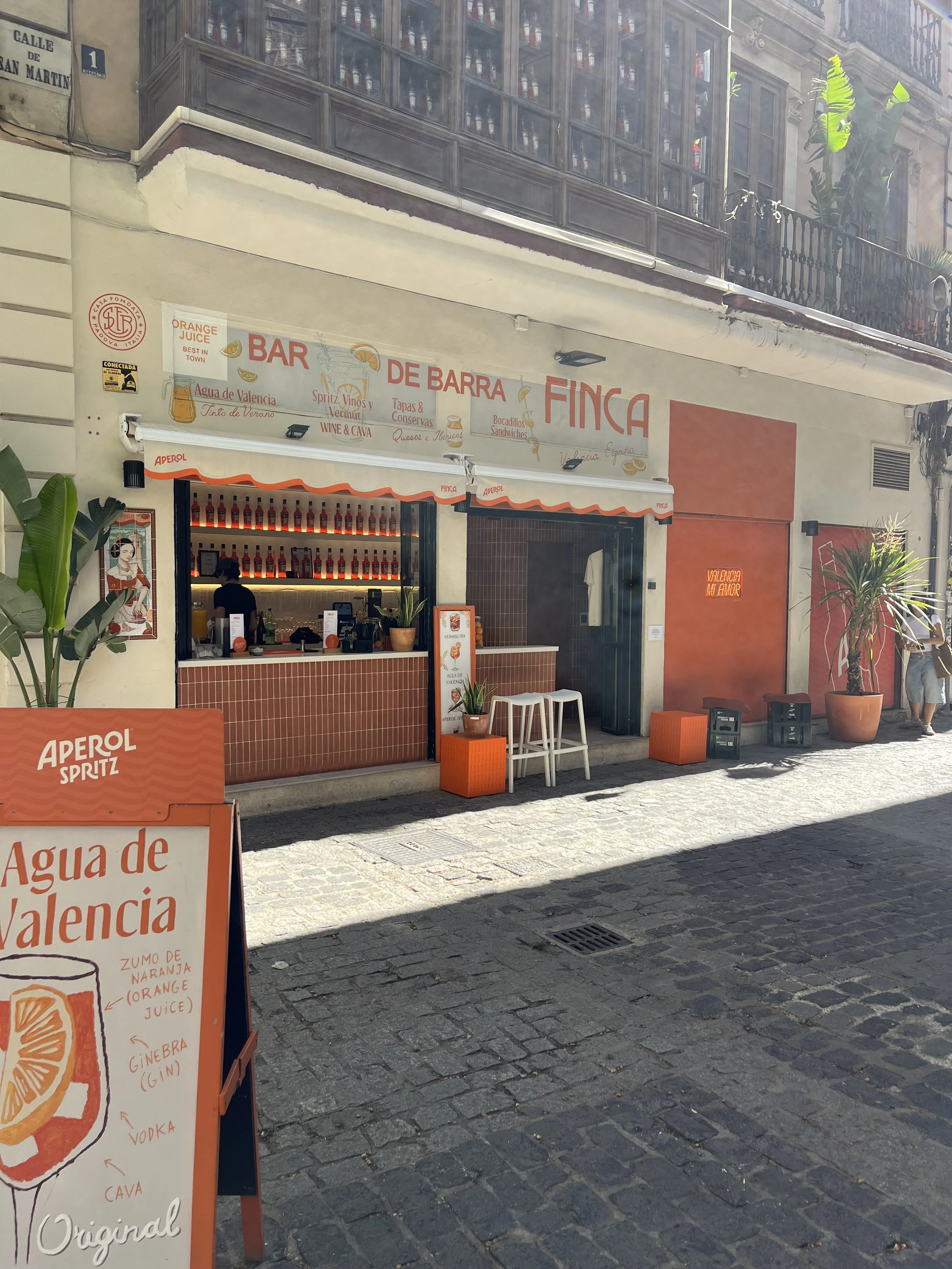 Aesthetic bar Valencia, agua de Valencia