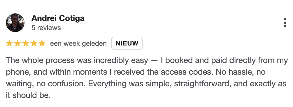 Google Review with 5-star rating for a service praising the bookingsprocess as simple, straightforward, and seamless.