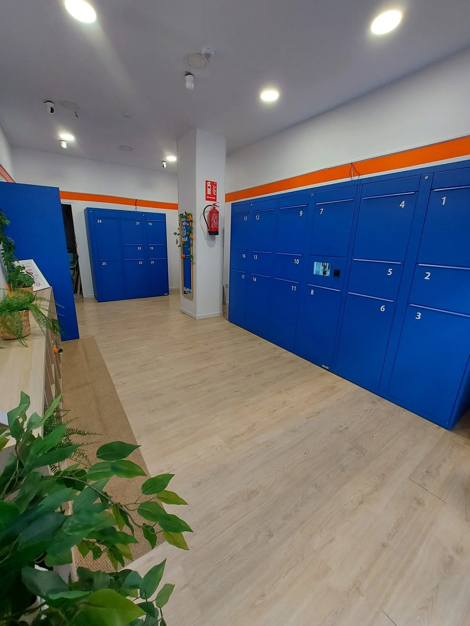 gocitylockers location nearby mercado central
