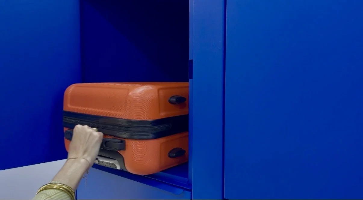 Luggage in L size locker