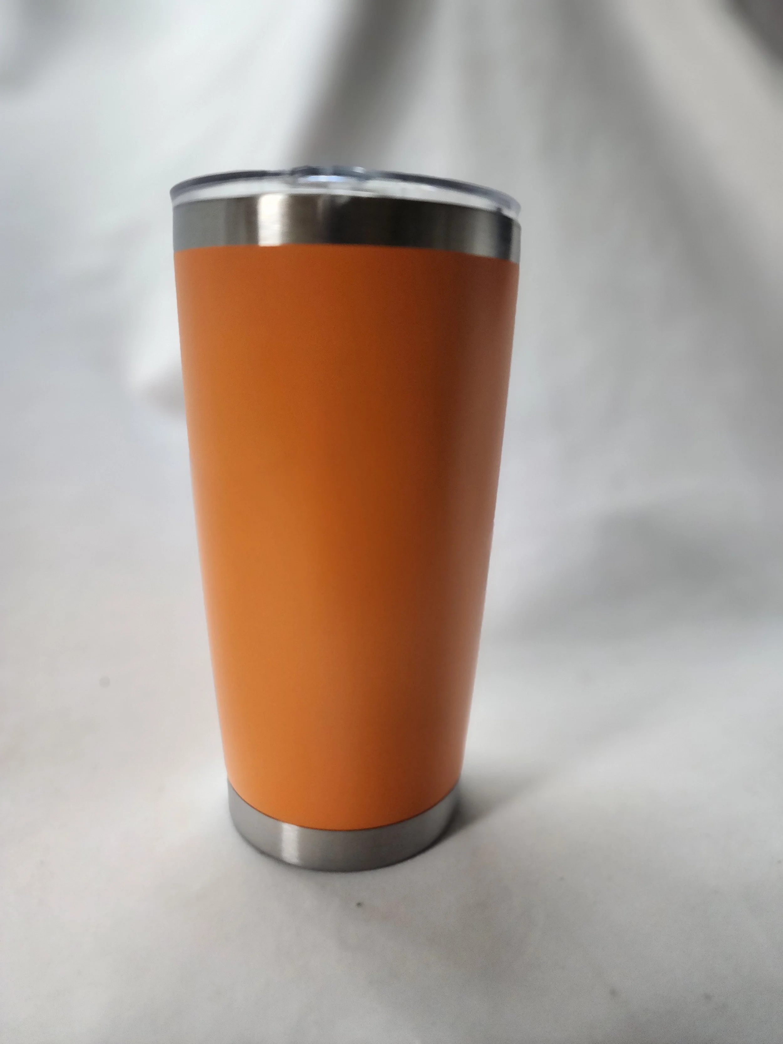 600ml Tumblers with lids Various Colours