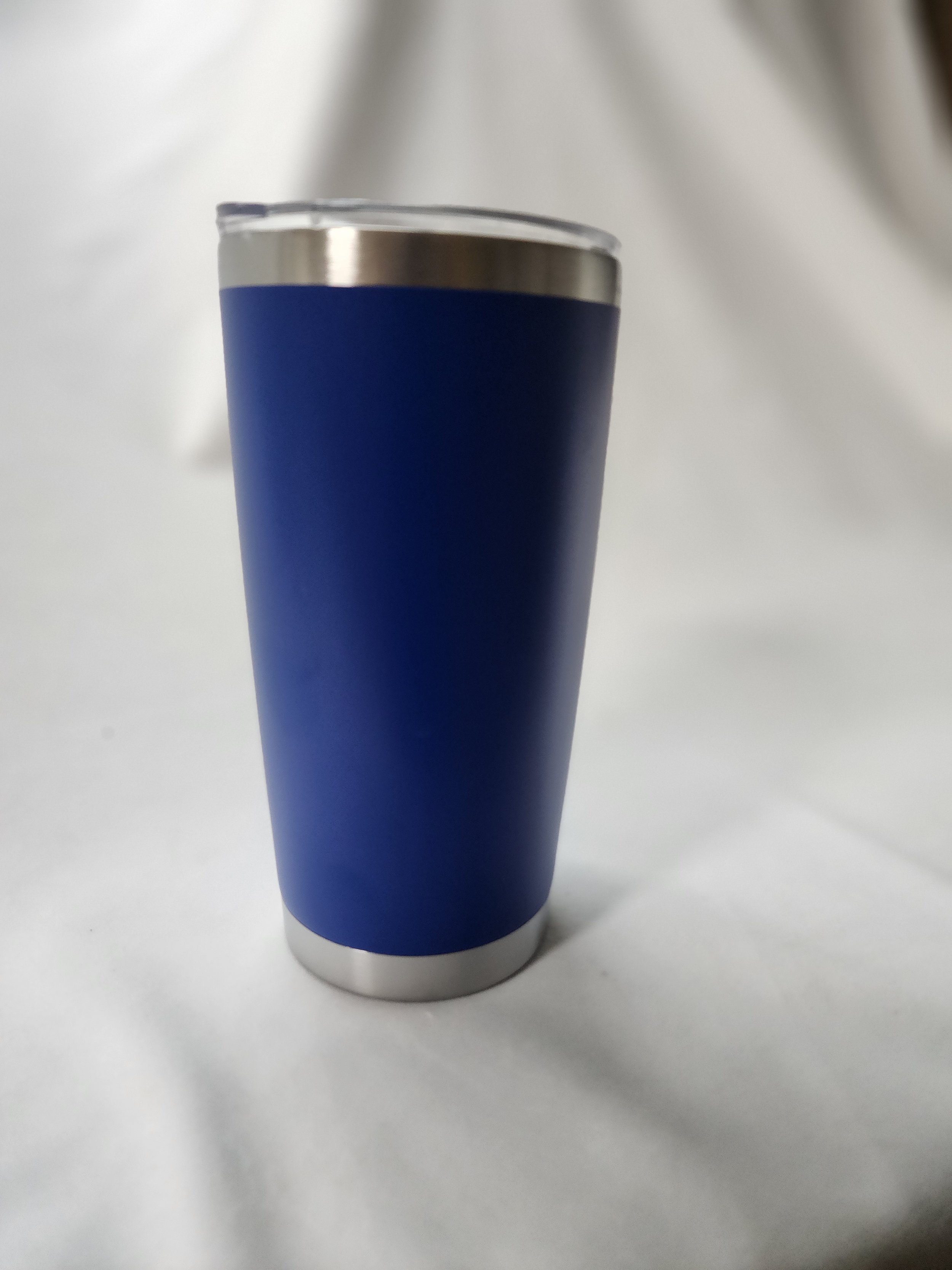 600ml Tumblers with lids Various Colours
