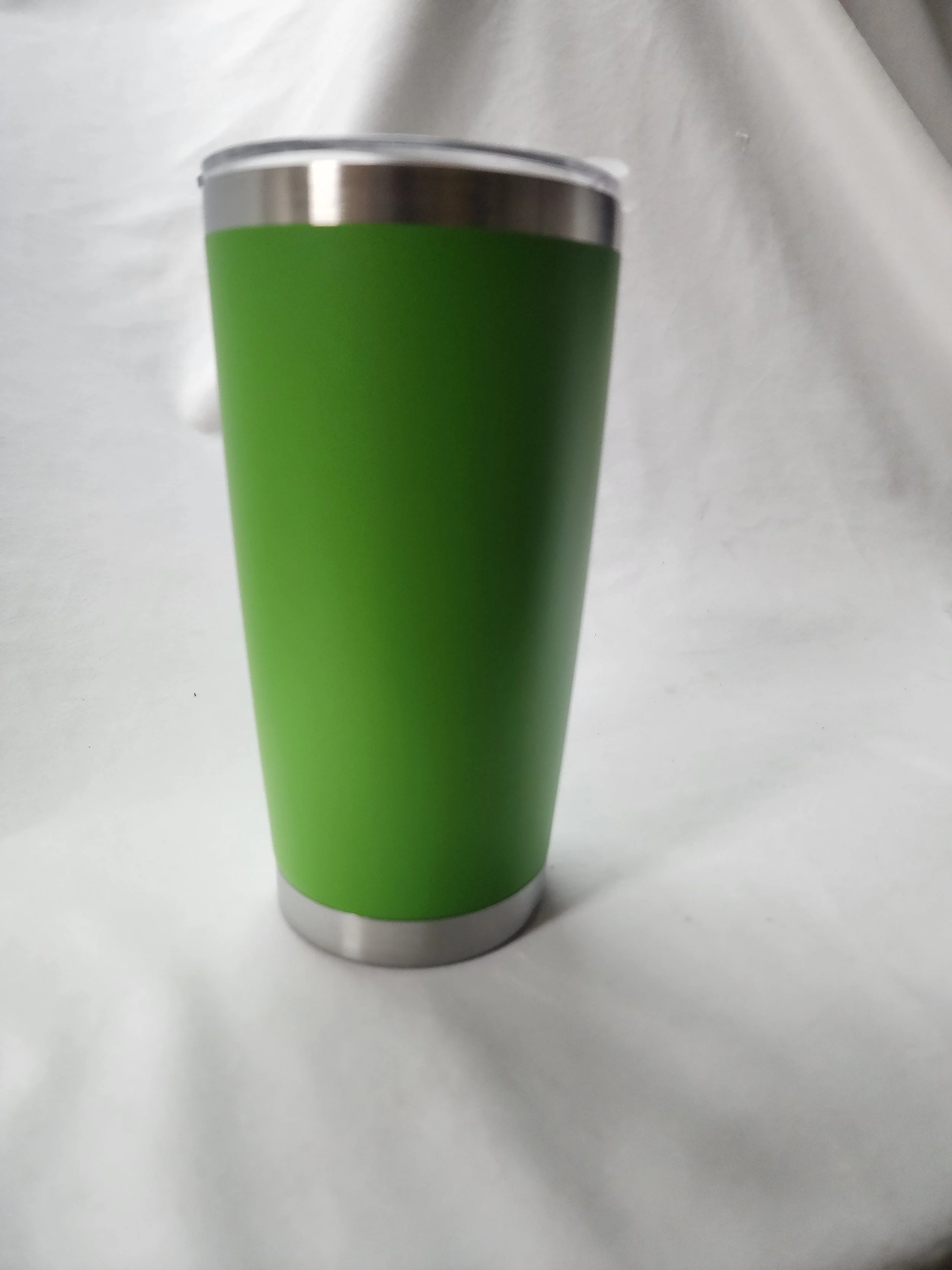 600ml Tumblers with lids Various Colours