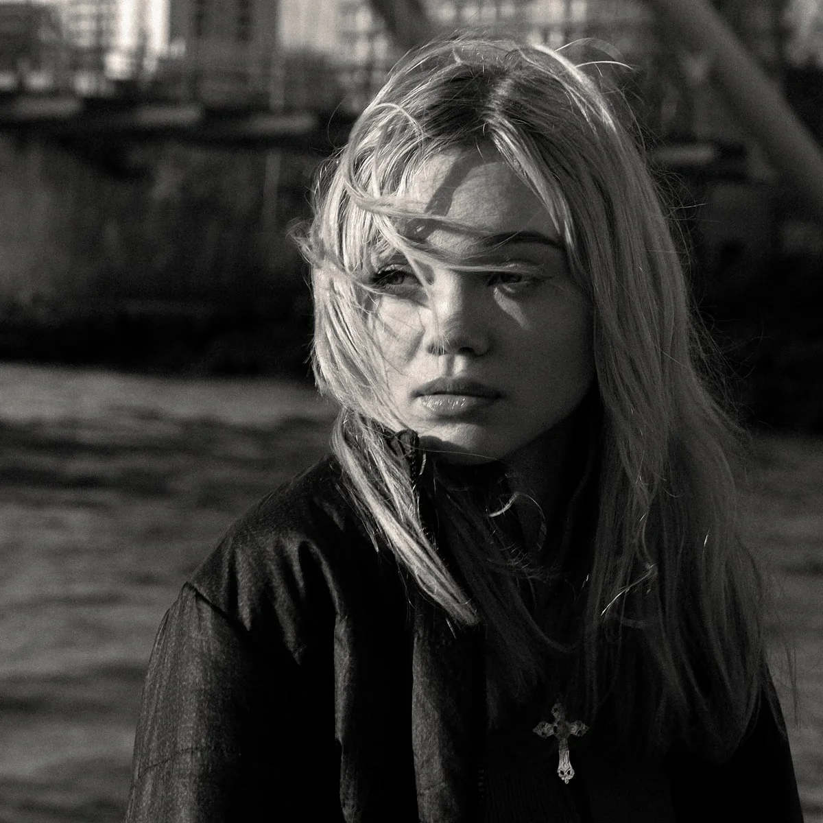 editorial-outdoor-portrait-humber-bay-park-toronto.jpg