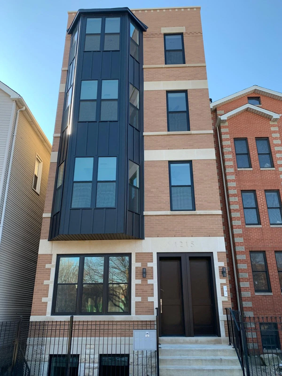 West Town — Chicago
Urban Infill Development
Long-Term Hold