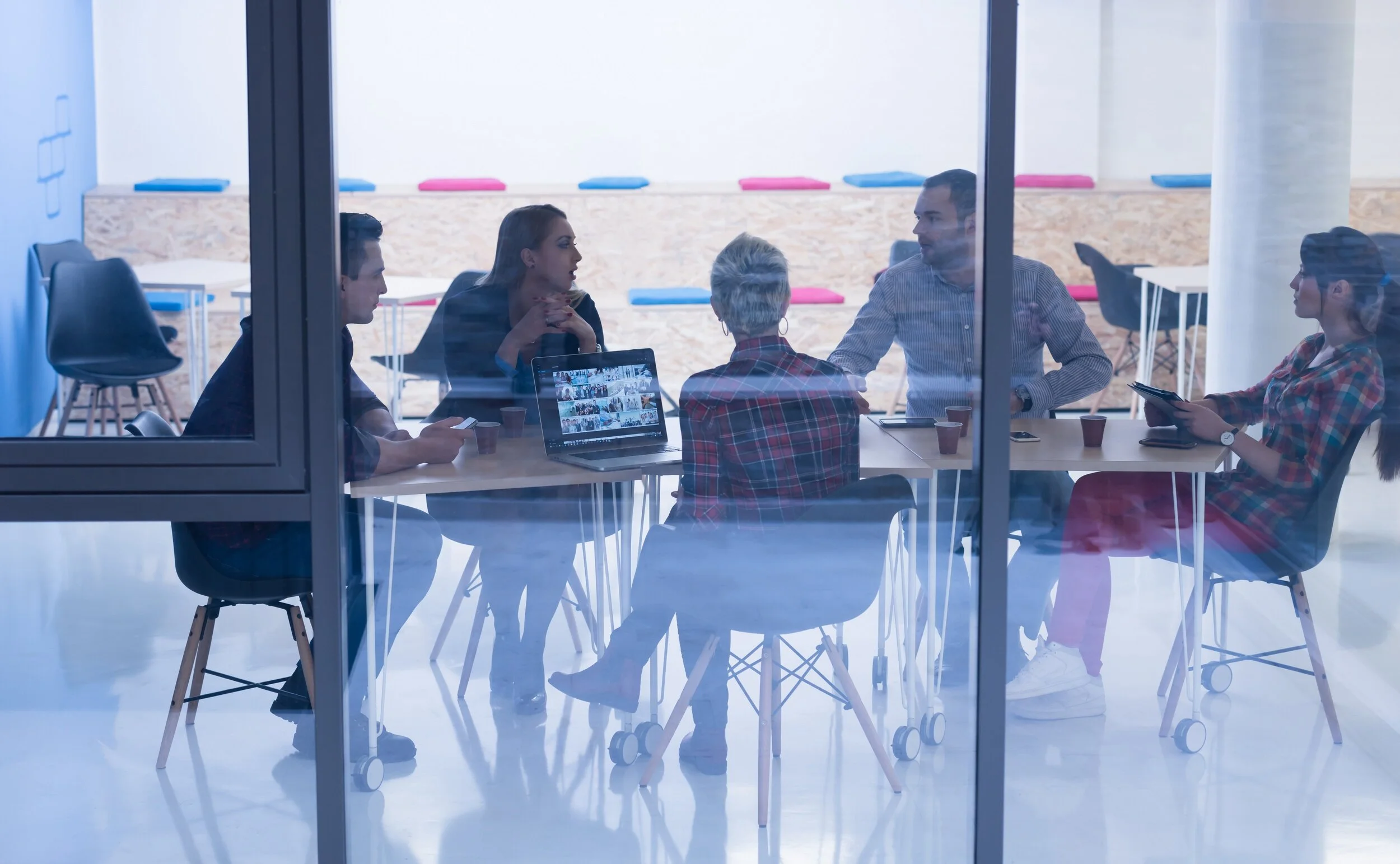 3 Big Factors to Consider When Choosing New Office Phone Systems