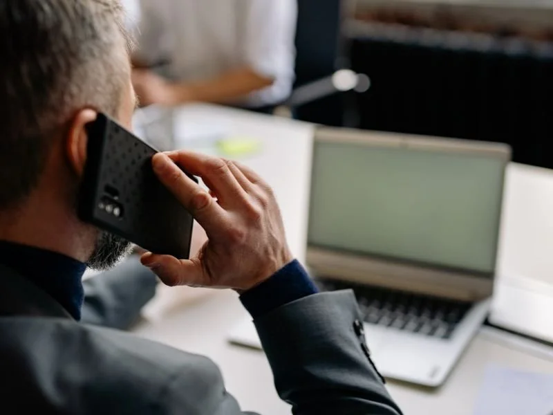 How Business VoIP &amp; Unified Communications Bring Your Workers Together