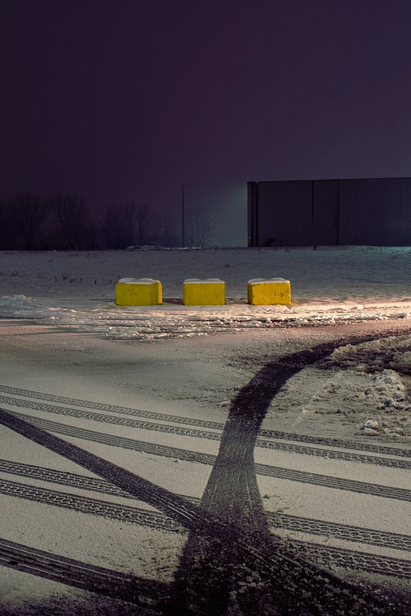 Cole-Larson-Dakotaknight-Betweentwofences-denteditions-dent-contemporary-photography (4).jpg