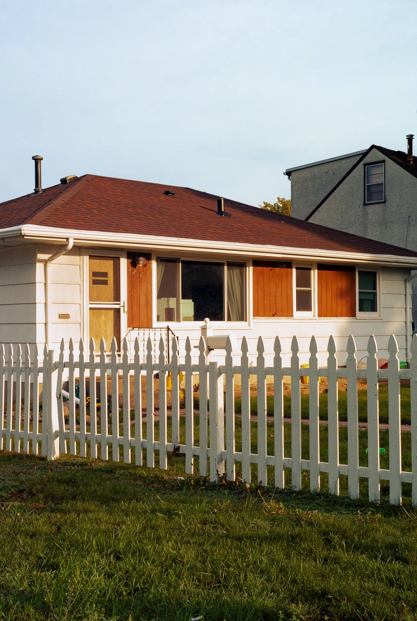 Cole-Larson-Dakotaknight-Betweentwofences-denteditions-dent-contemporary-photography (21).jpg