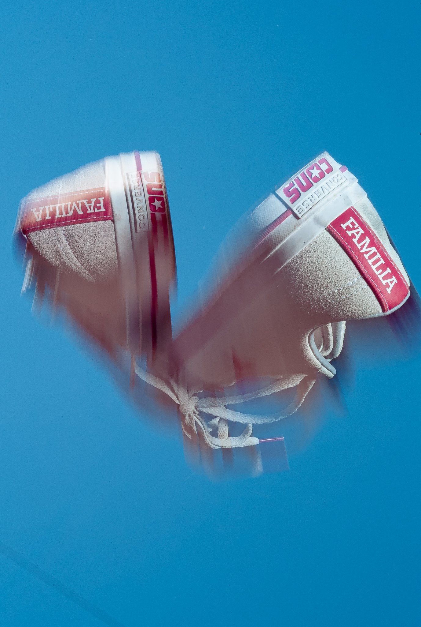 Converse & Familia Skateshop