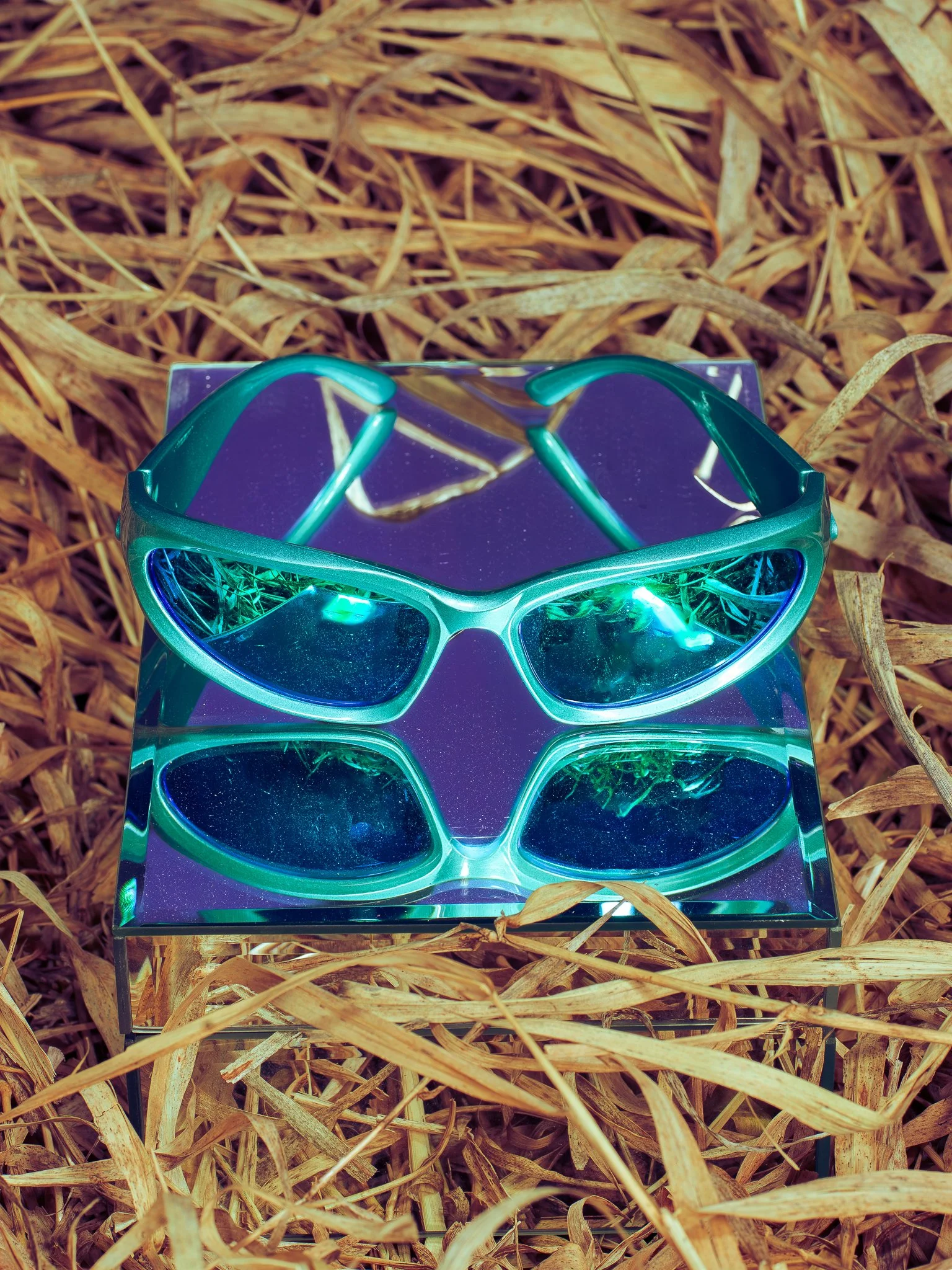 Cole-Larson-Public-Publicsnowboards-snowboard-jibgirl-minnesota-publicdispute-publicgeneral-publicdisorder (10).jpg