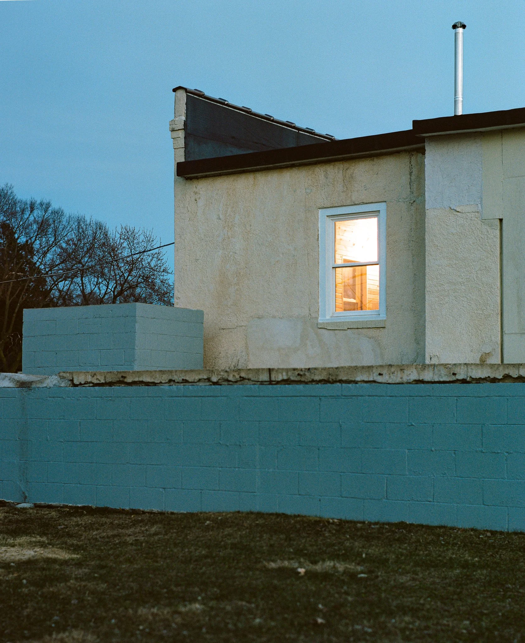 Cole-Larson-Dakotaknight-Betweentwofences-denteditions-dent-contemporary-photography (6).jpg