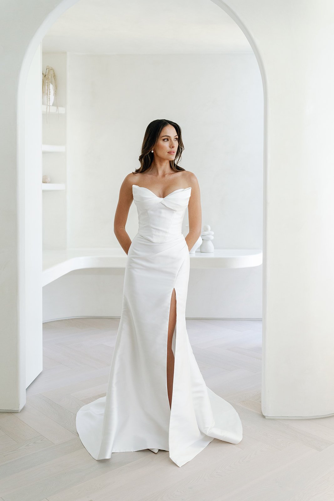 NAVEYA
 (corset with fitted skirt) 