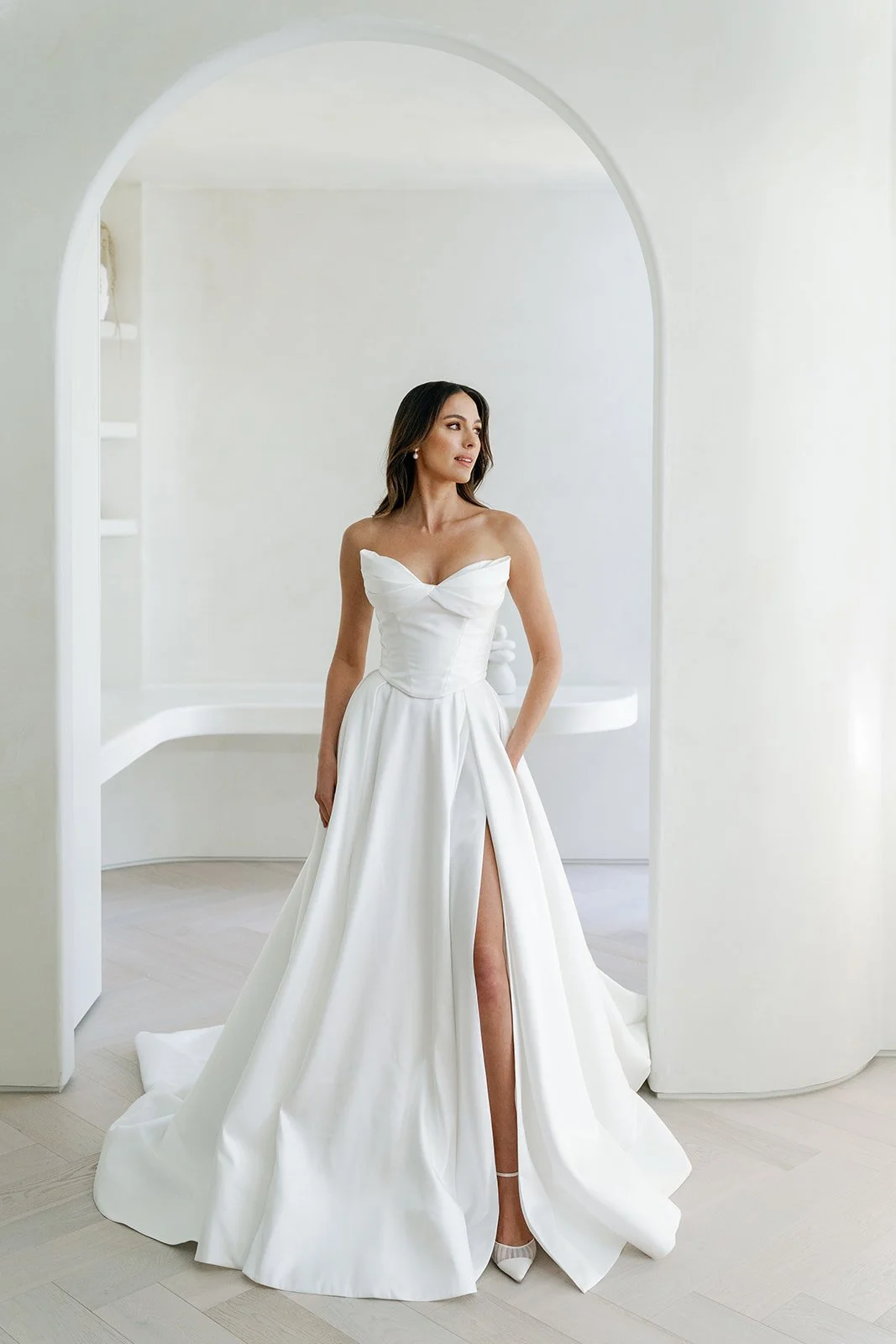 NAVEYA
 (corset with full skirt) 
sample size US 10 