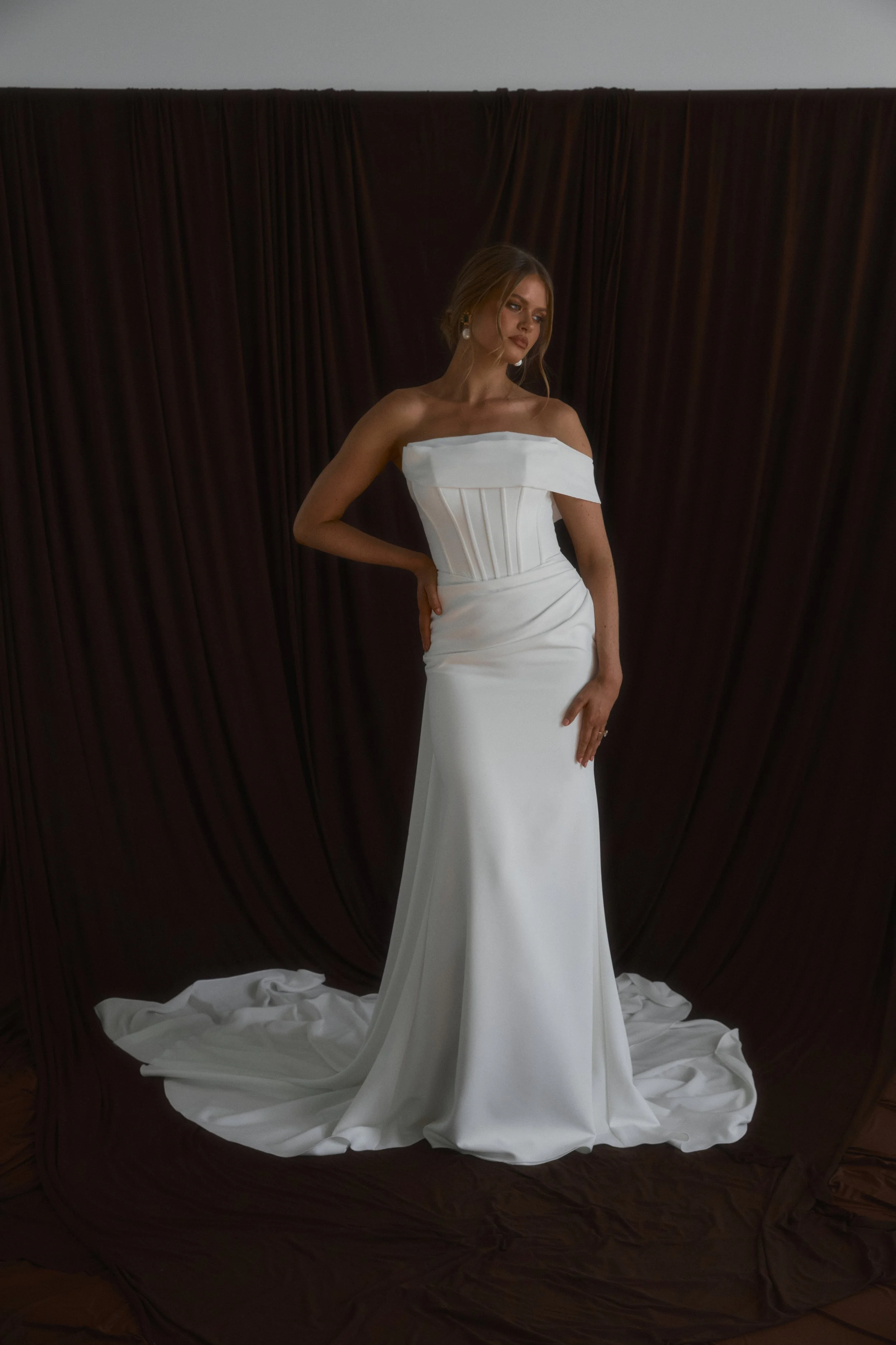 RHODE
 with detachable sleeve & train 
sample size 12 