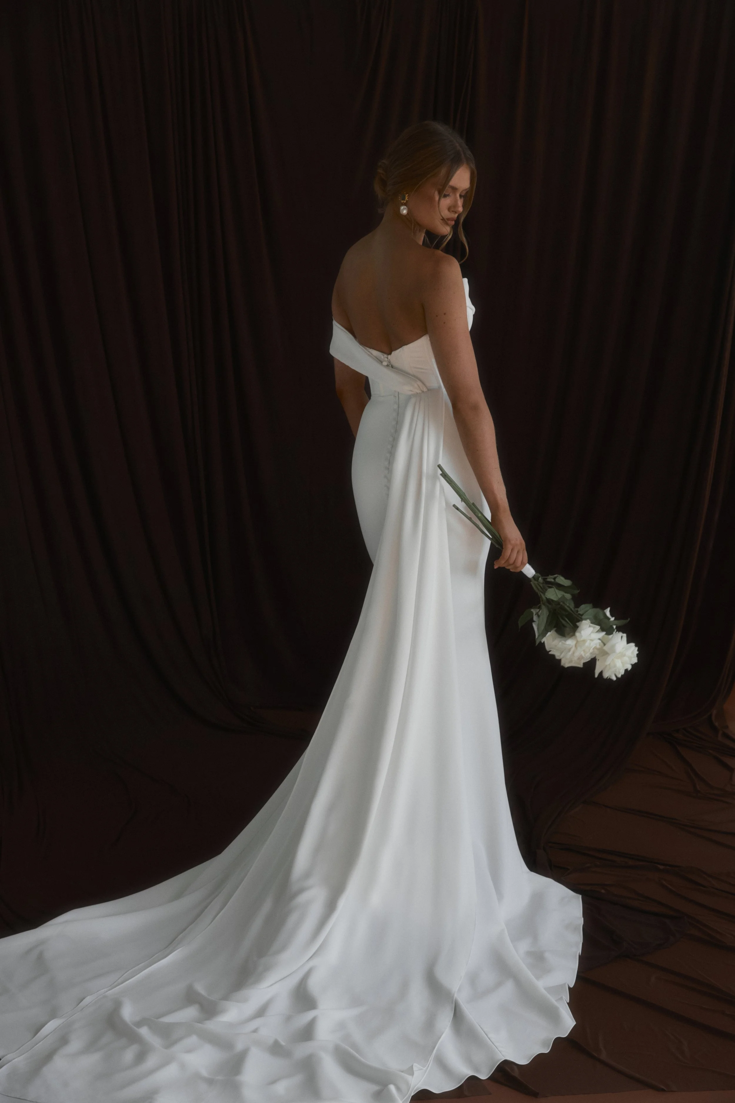 RHODE
 with detachable sleeve & train 