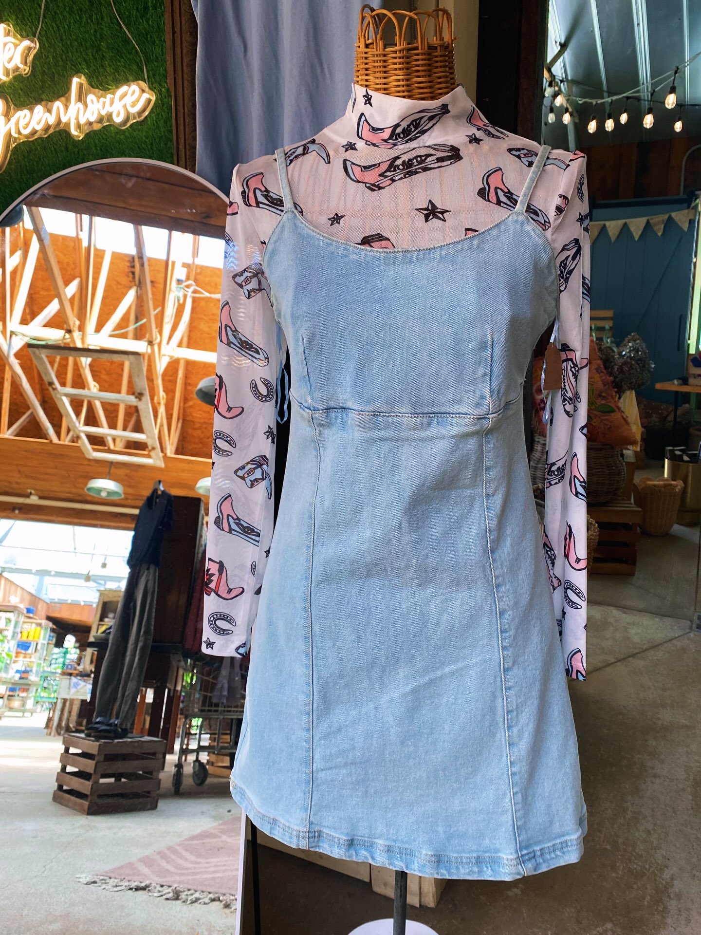 No more sifting through thrift store maybes.🤷&zwj;♀️ @secondstorycuratedgoods has your yes immediately pieces!!🙂&zwj;↕️👏

Plus, shop our 50% off racks!🛒

See you this week!👋
Monday - Friday: 9am - 5pm
Saturday: 9am - 4pm
Sunday: 11am - 4pm