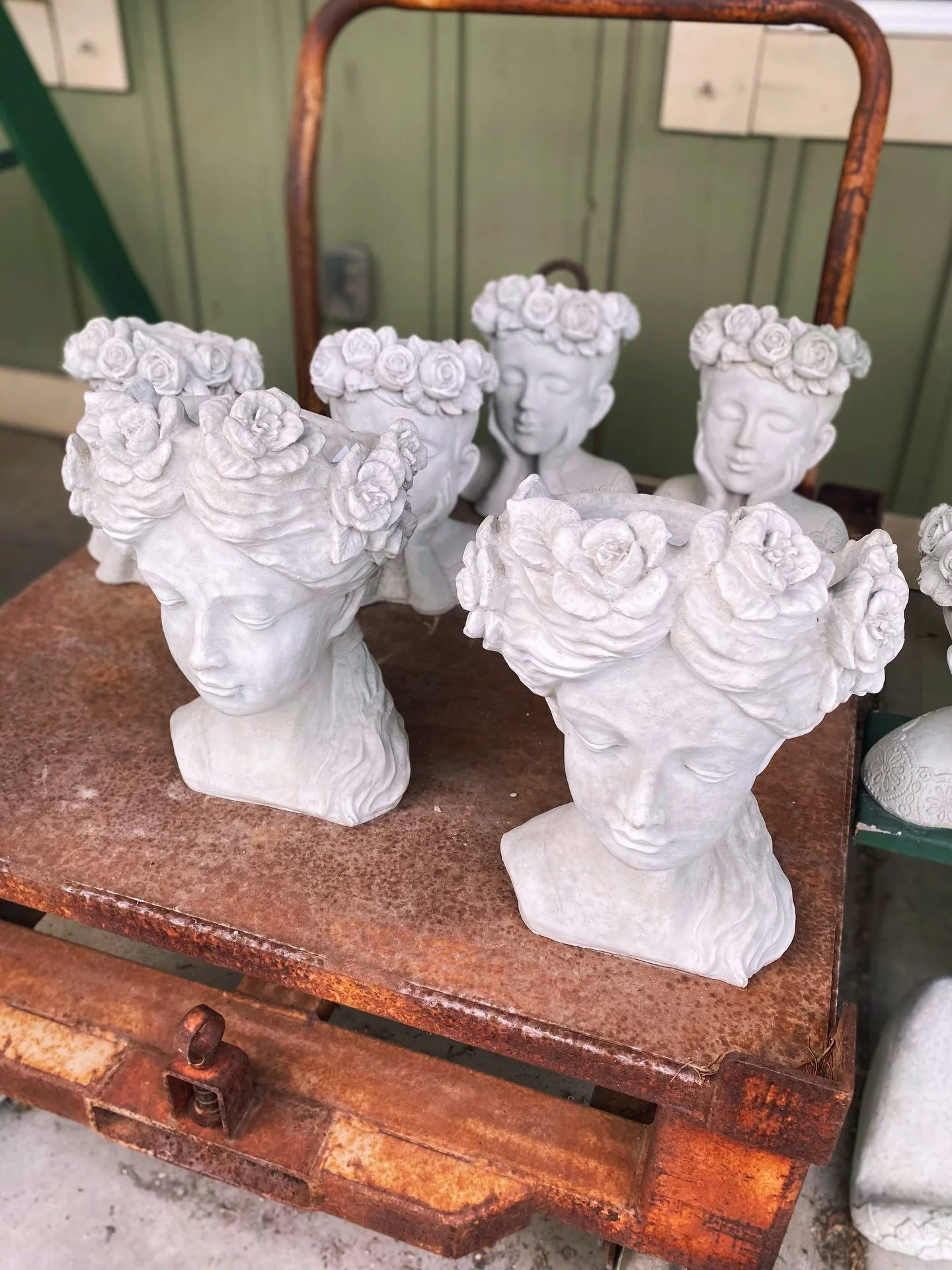 Concrete garden art with character.🧚&zwj;♀️🐶🕊️

Garden goddesses, puppies, angels, Bigfoot, heartfelt memorial pieces and more! Each one heavy, detailed, and ready to bring soul to your space.