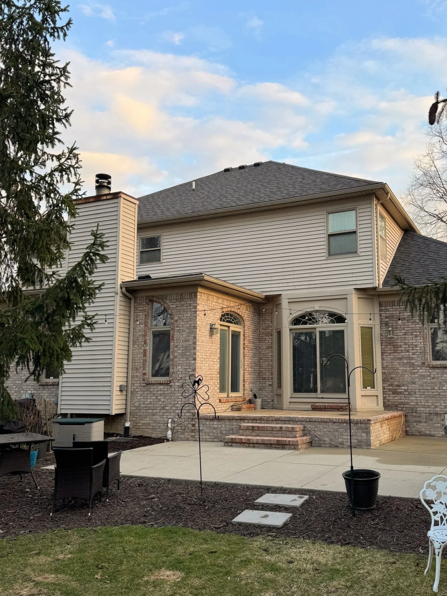 House siding after soft wash with algae and grime removed in Wayne County, MI | Island Shine