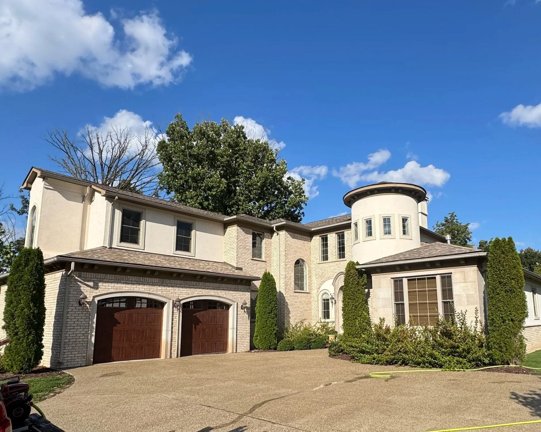 House siding after soft wash with algae and grime removed in Wayne County, MI | Island Shine