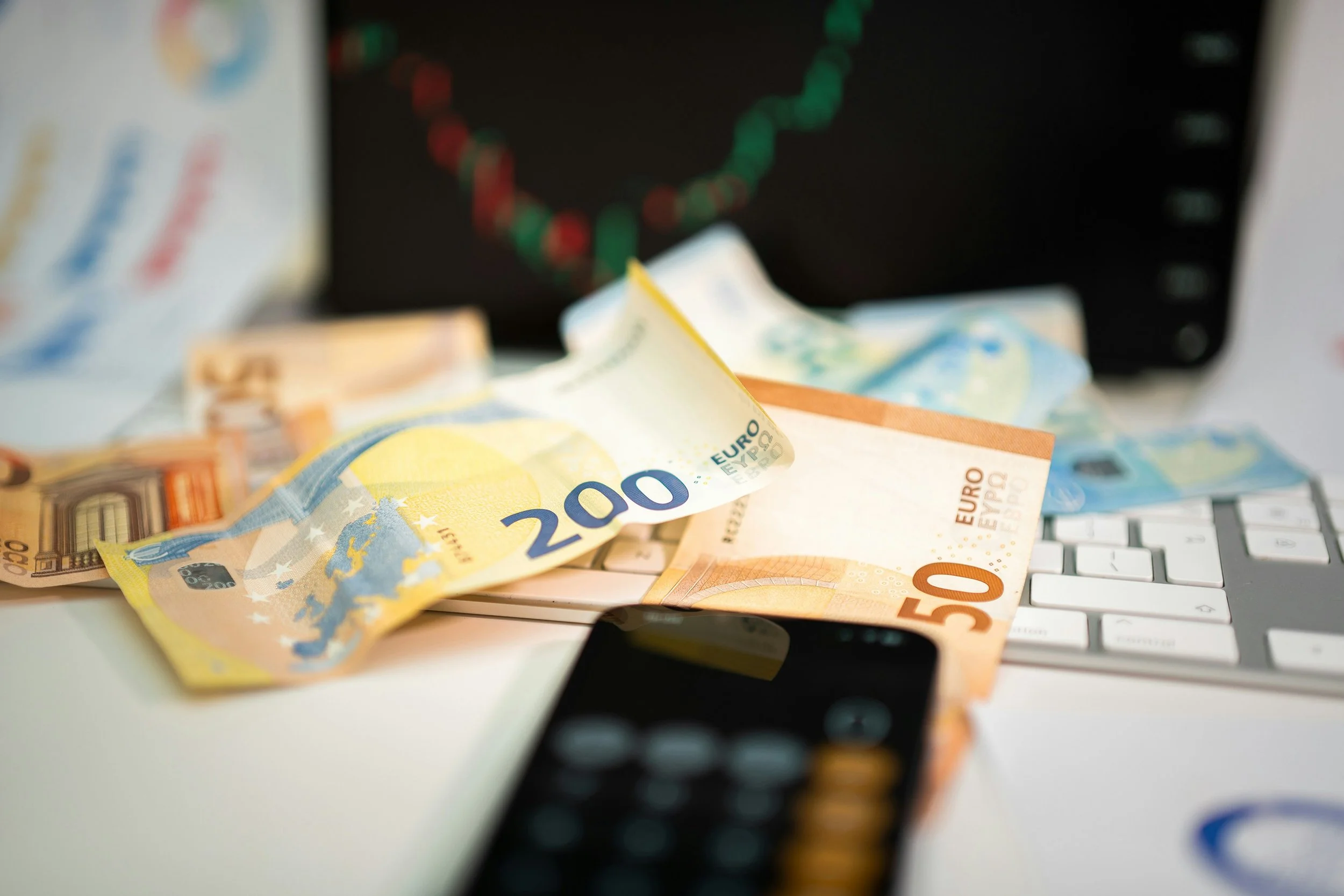 When to Pay Off Debt: A Guide to Timing and Prioritization