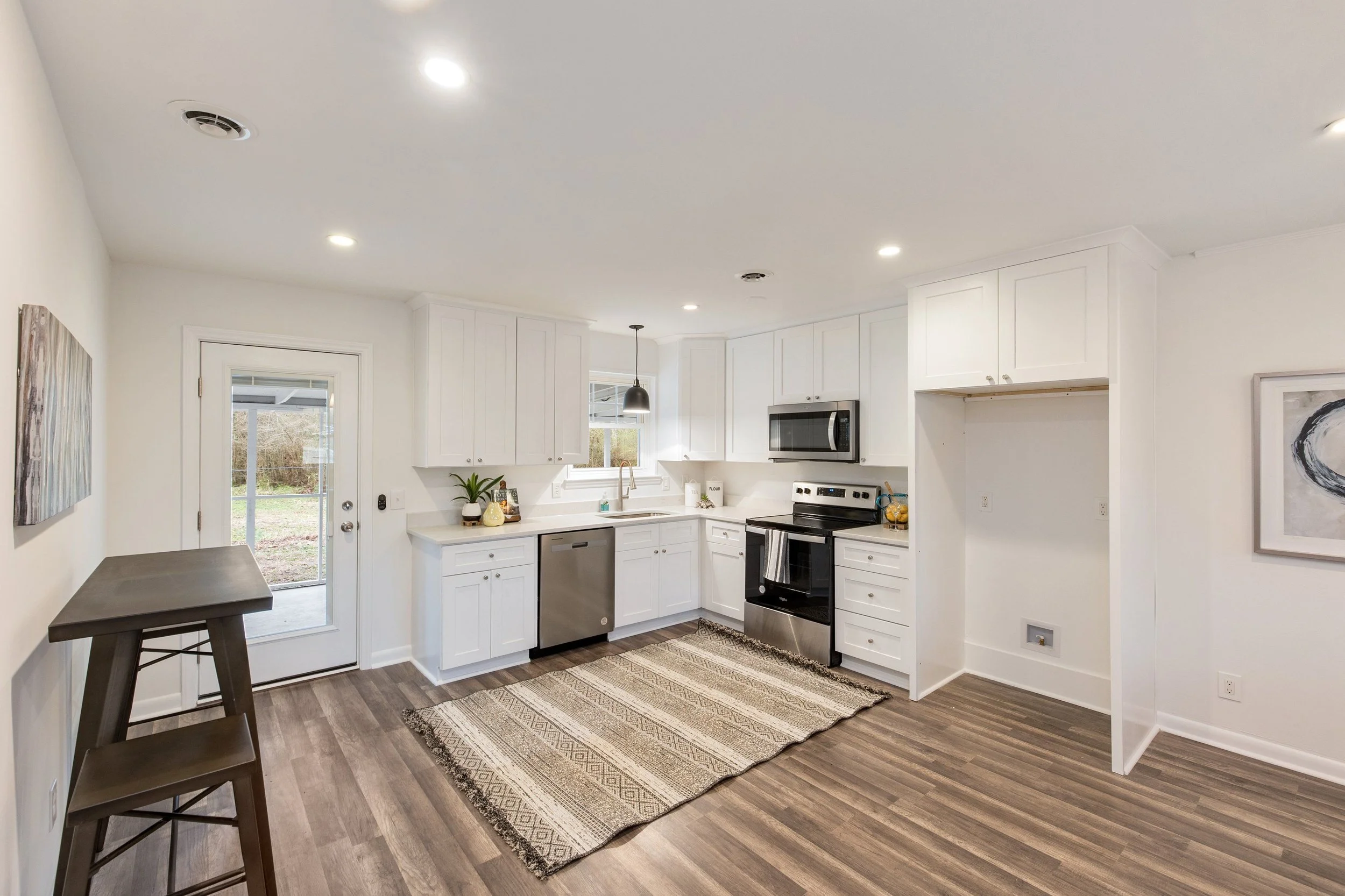 Kitchen Vacant Staging by Mickler & Co. Wilmington, NC (1).jpg