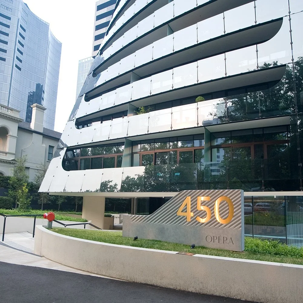 450-st-kilda-opera-melbourne-metalic-numbers-sign.webp
