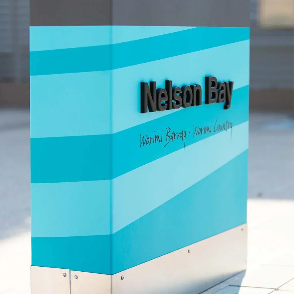 port-stephens-council-nelsons-bay-town-totem-pole-sign-dimensional-letters.webp