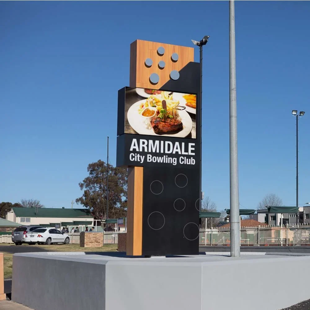 armidale-city-bowling-club-pylon-monument-sign.webp