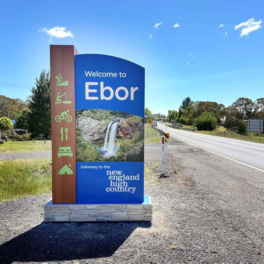 armidale-ebor-entry-sign-with-stone-base.webp
