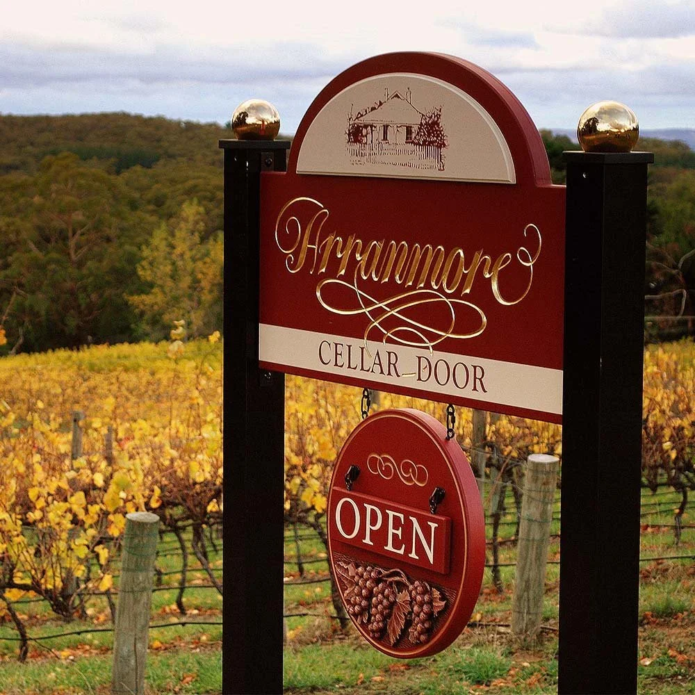 arranmore-cellar-door-winery-and-vineyard-sign.webp