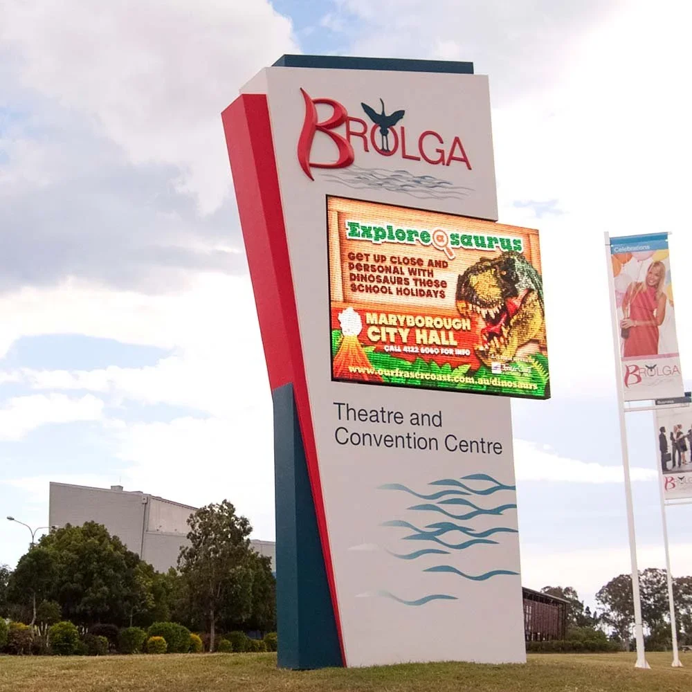 brolga-theatre-fraser-coast-monument-digital-message-board-pylon-sign.webp