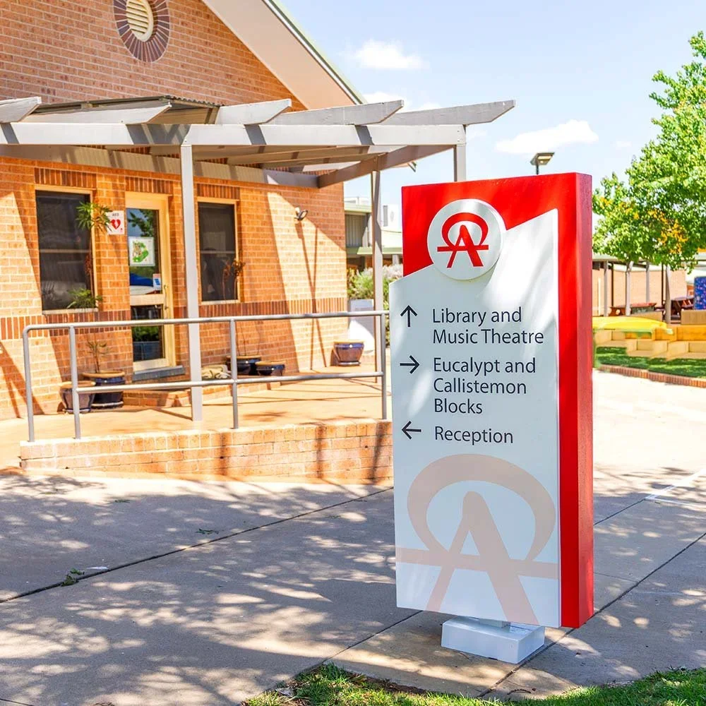 carinya-christian-school-directional-signage-nsw.webp