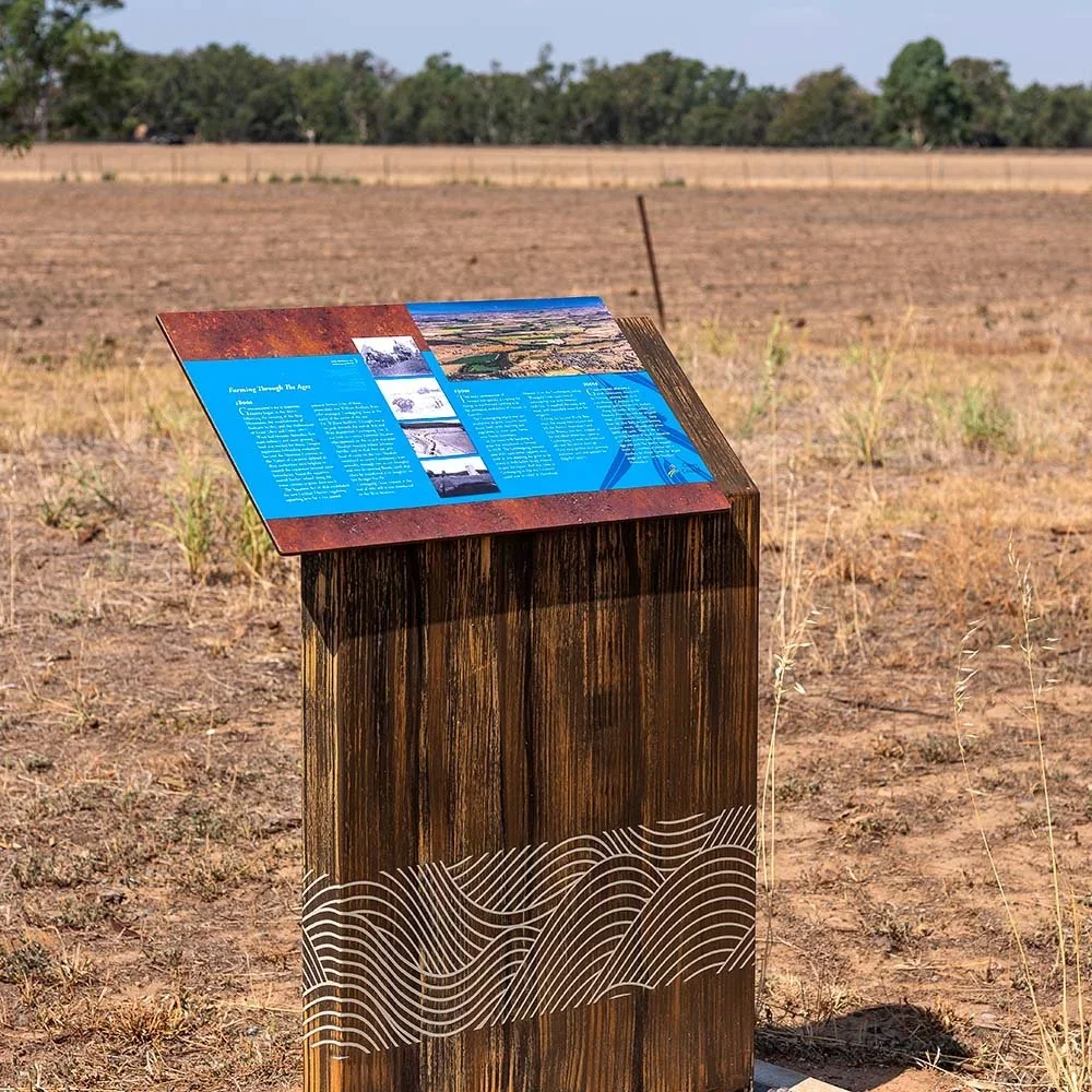cowra-shire-council-tourism-information-sign.webp