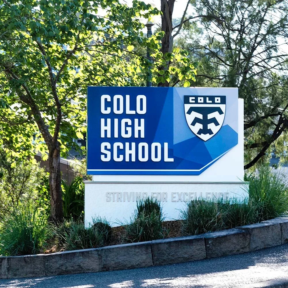 colo-high-school-entrance-monument-signage-nsw.webp