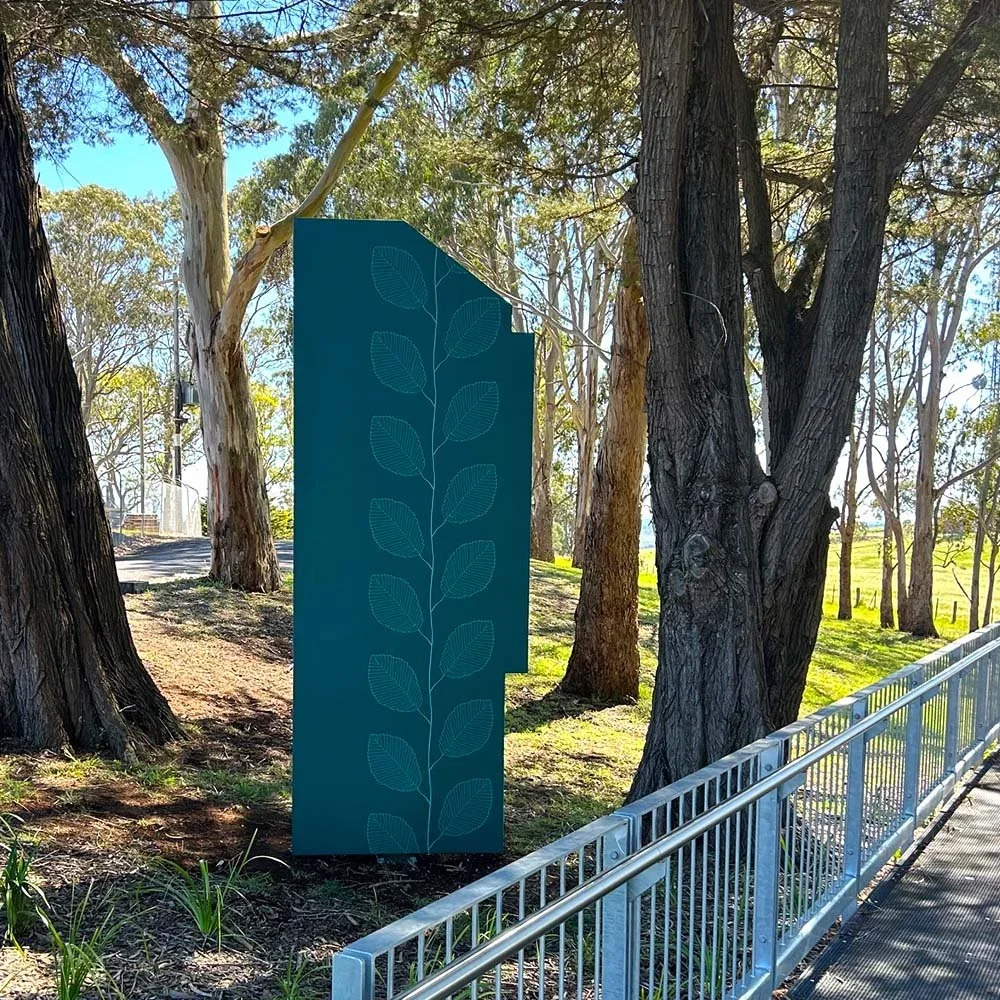 glen-innes-council-monument-entry-signage-back-side.webp