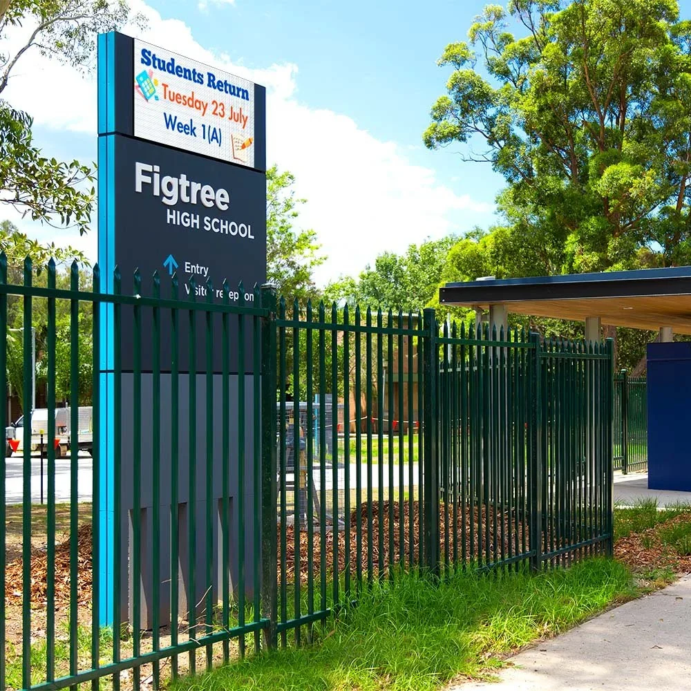 figtree-high-school-directional-pylon-led-sign.webp