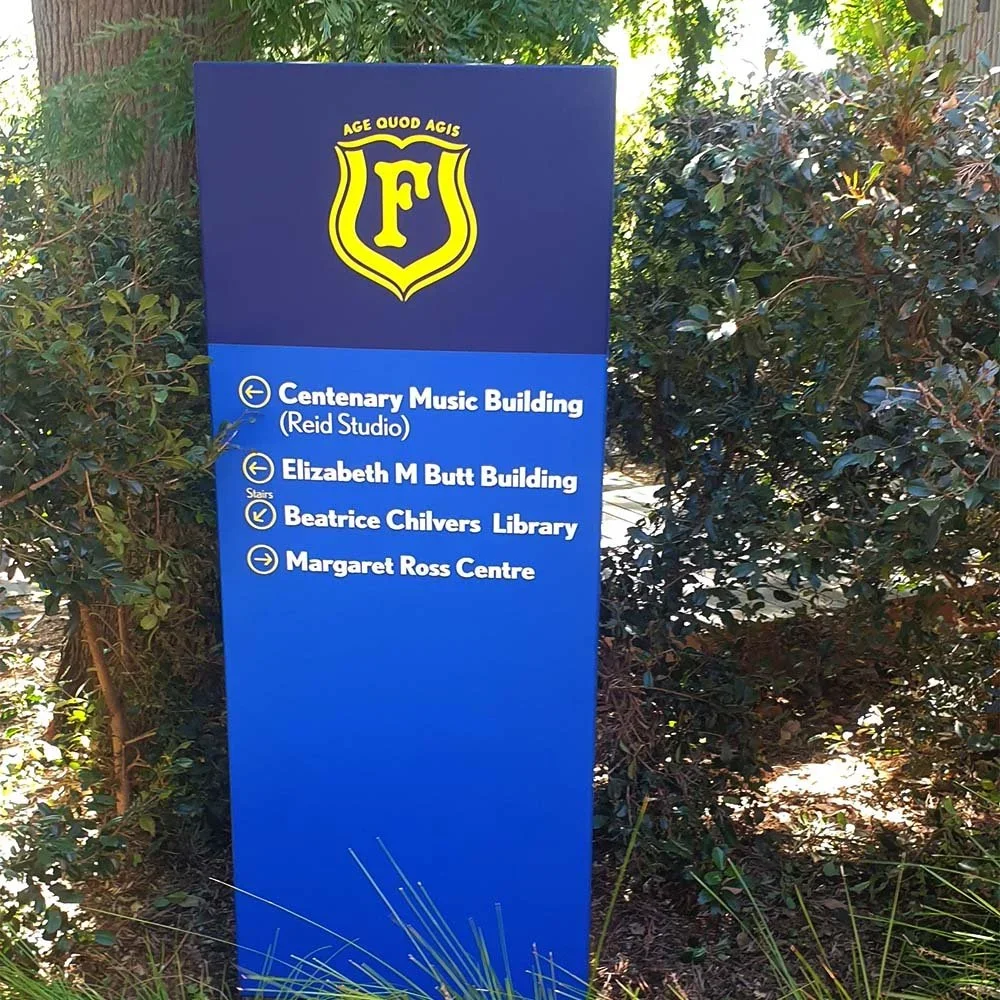 fintona-freestanding-wayfinding-sign.webp