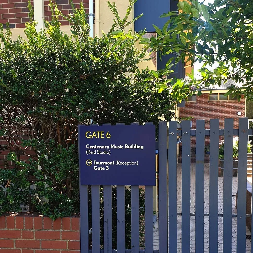 fintona-gate-entrance-sign.webp