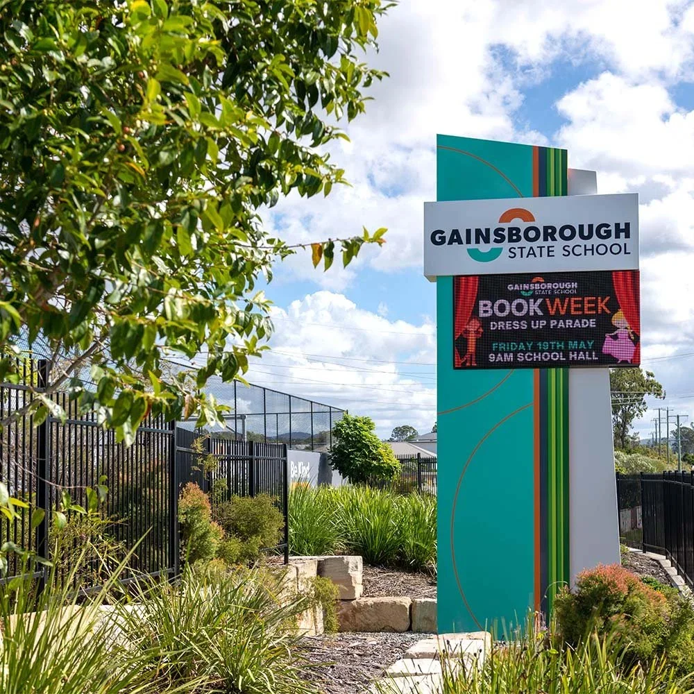 gainsborough-ss-gold-coast-led-message-board-sign.webp