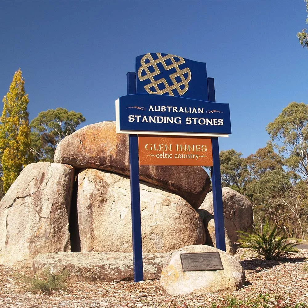 glen-innes-standing-stones-entrance-pylon-sign-gilded.webp