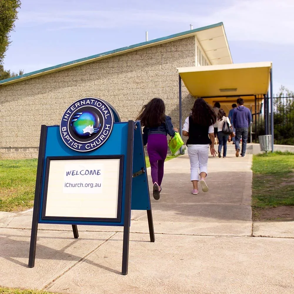international-baptist-church-movable-message-board-sign.webp