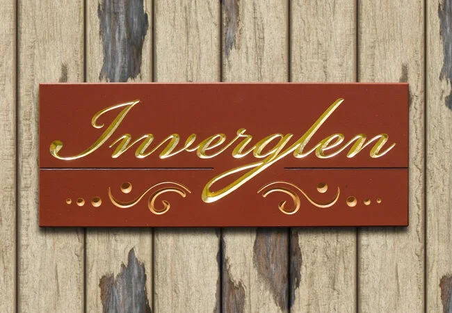 inverglen-house-sign.webp