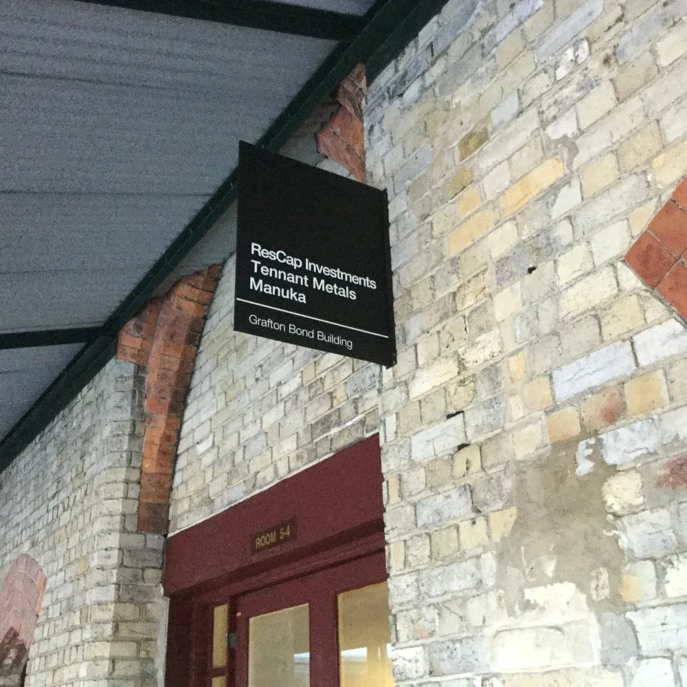 investa-kent-street-wayfinding-blade-sign.webp