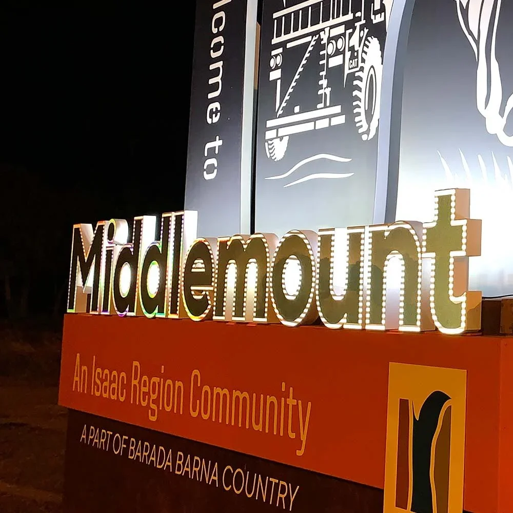 isaac-rc-middlemount-illuminated-monument-signage.webp